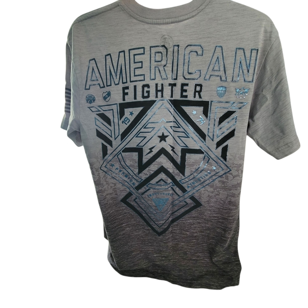 American Fighter Sz Med Mens White&GrayTee With Blue Design - Picture 3 of 4